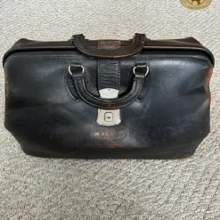 Vintage Doctor Bag – Distressed Leather